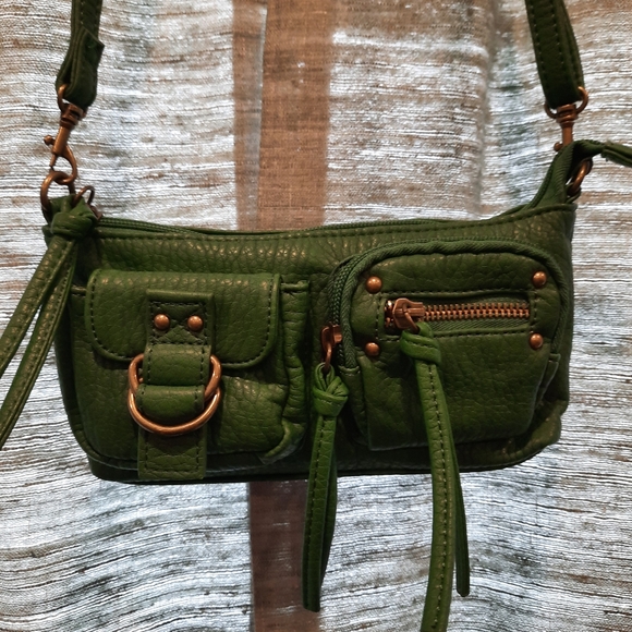 Green faux leather purse/clutch - Picture 2 of 4